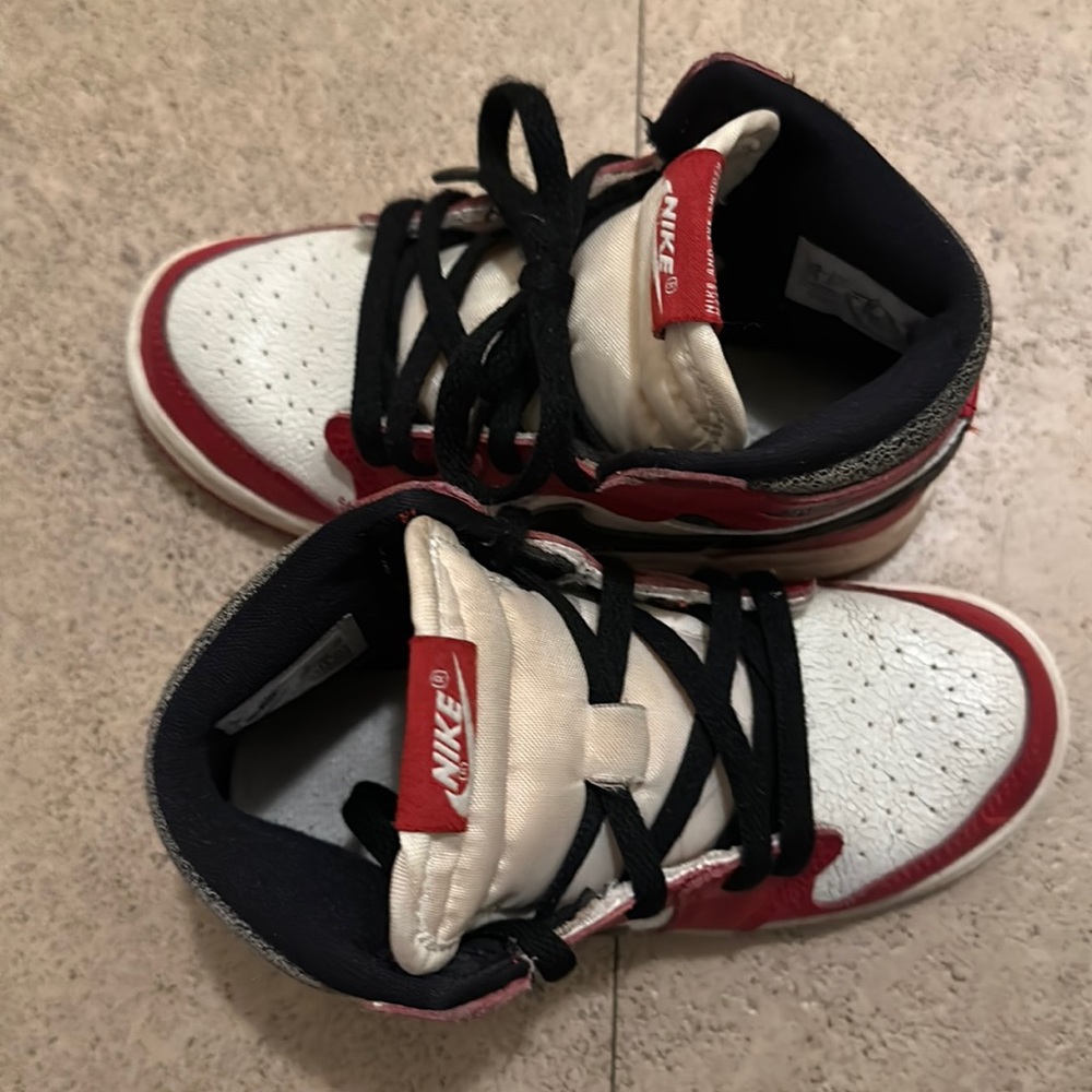 Air Jordan 1 Retro Lost & Found